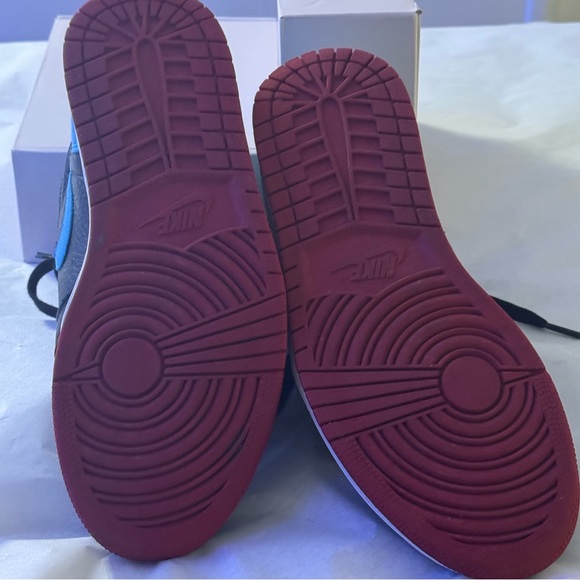 Nike Air Jordan Retro High Tops - Picture 5 of 5